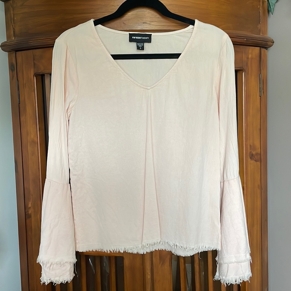 Long-sleeved top
